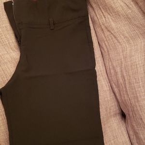Women's black 3/4 length dress pants sz5